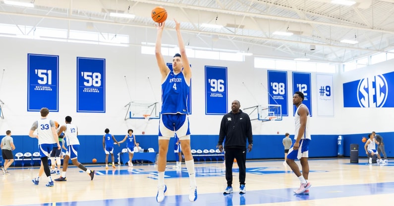 Andrija Jelavic at Kentucky practice (Photo via Camryn Williams | UK Athletics)